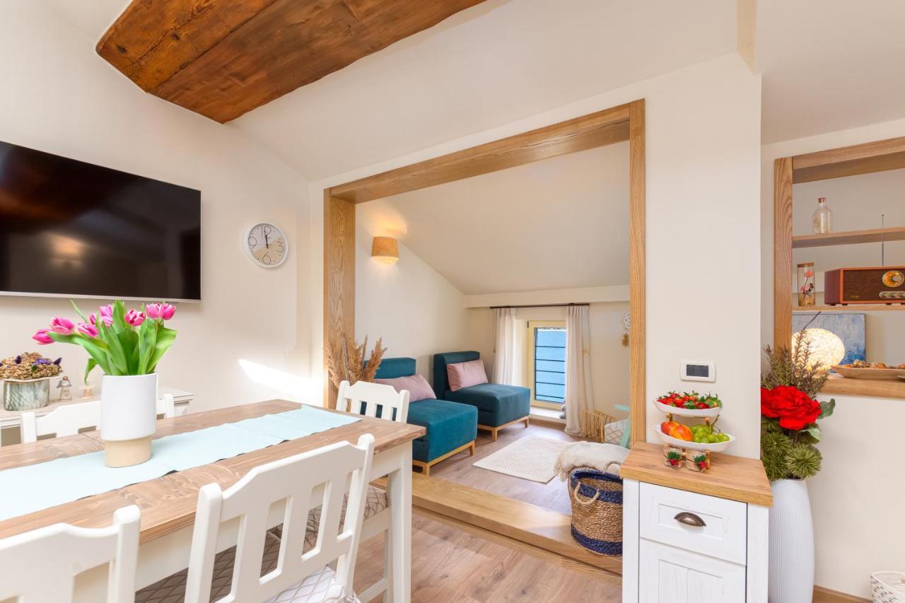 Exclusive Seafront Bacchus Apartment Porec Exterior photo