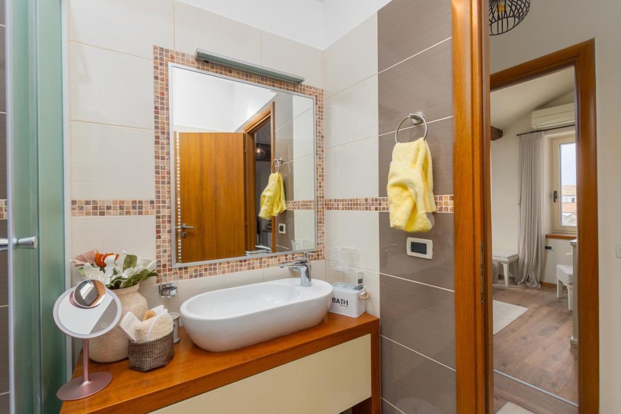Exclusive Seafront Bacchus Apartment Porec Exterior photo