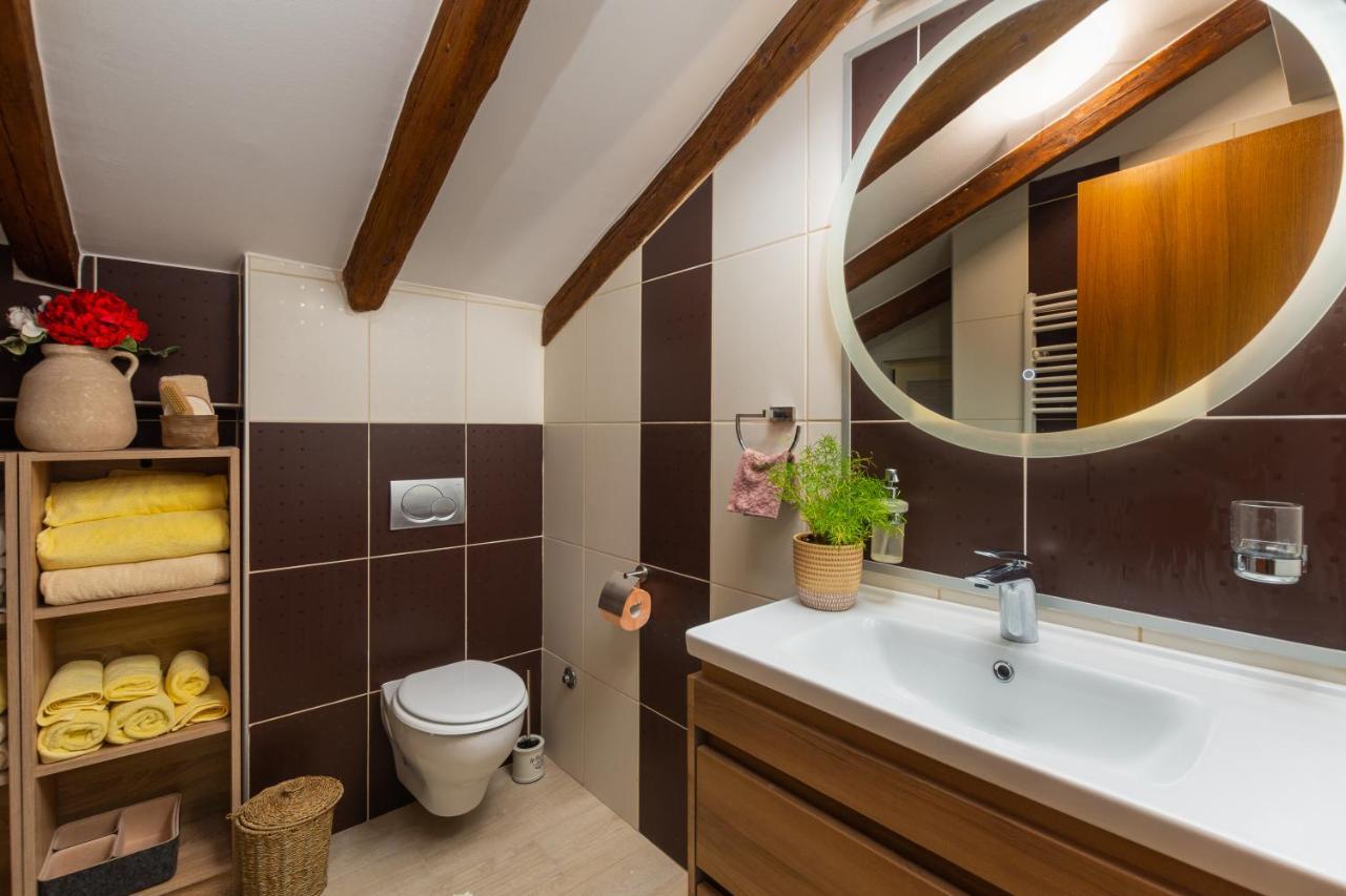 Exclusive Seafront Bacchus Apartment Porec Exterior photo