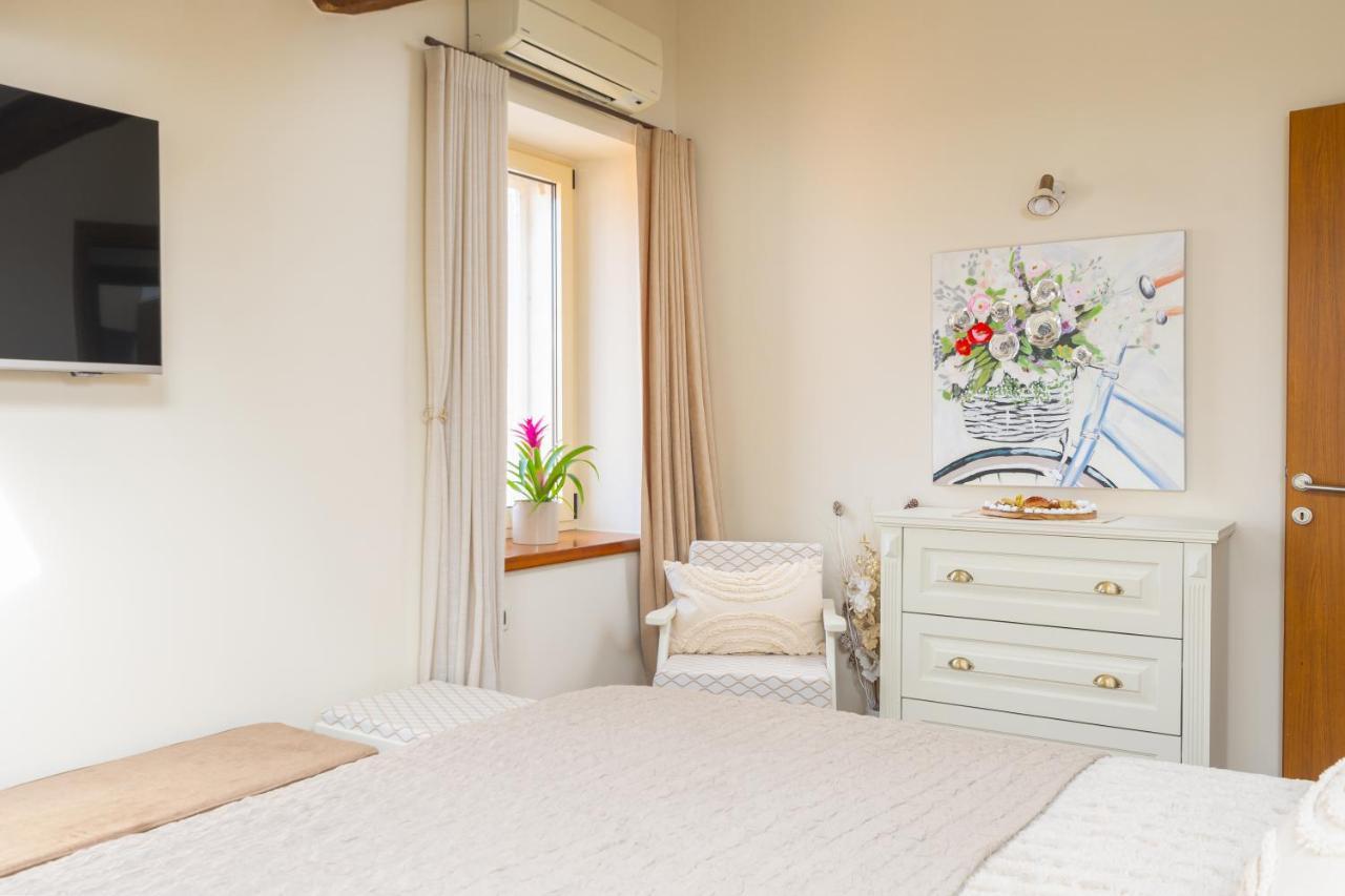 Exclusive Seafront Bacchus Apartment Porec Exterior photo